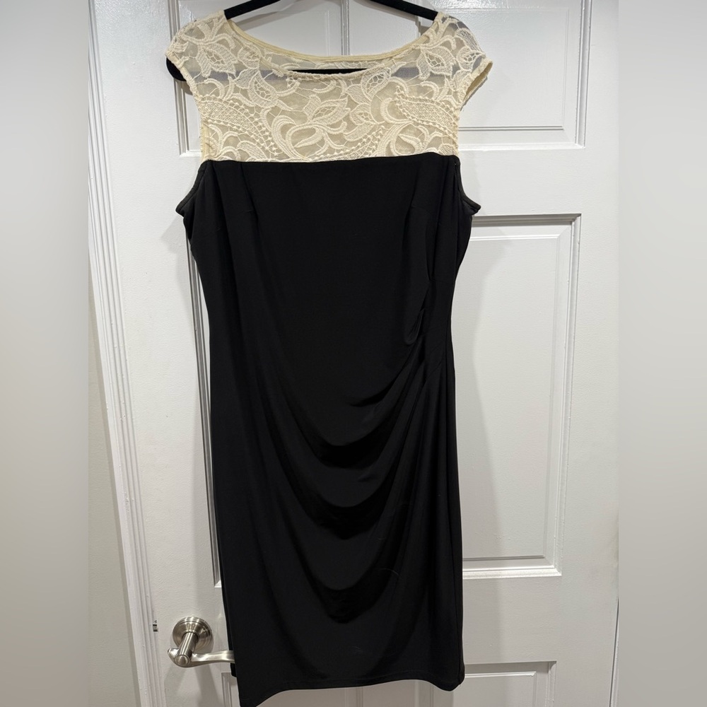 RALPH LAUREN- Black and ivory lace elegant Dress